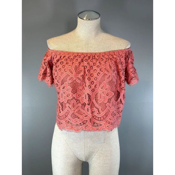 Express NWT Off-Shoulder Lace Top in Coral Size S - Picture 1 of 6